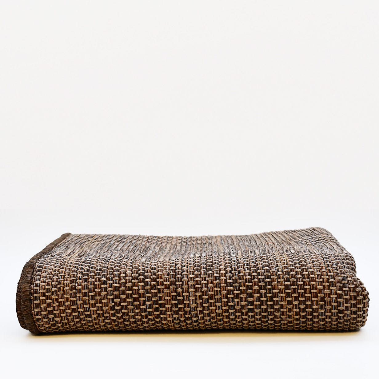 Handcrafted Mixed Fiber Rug – Brown
