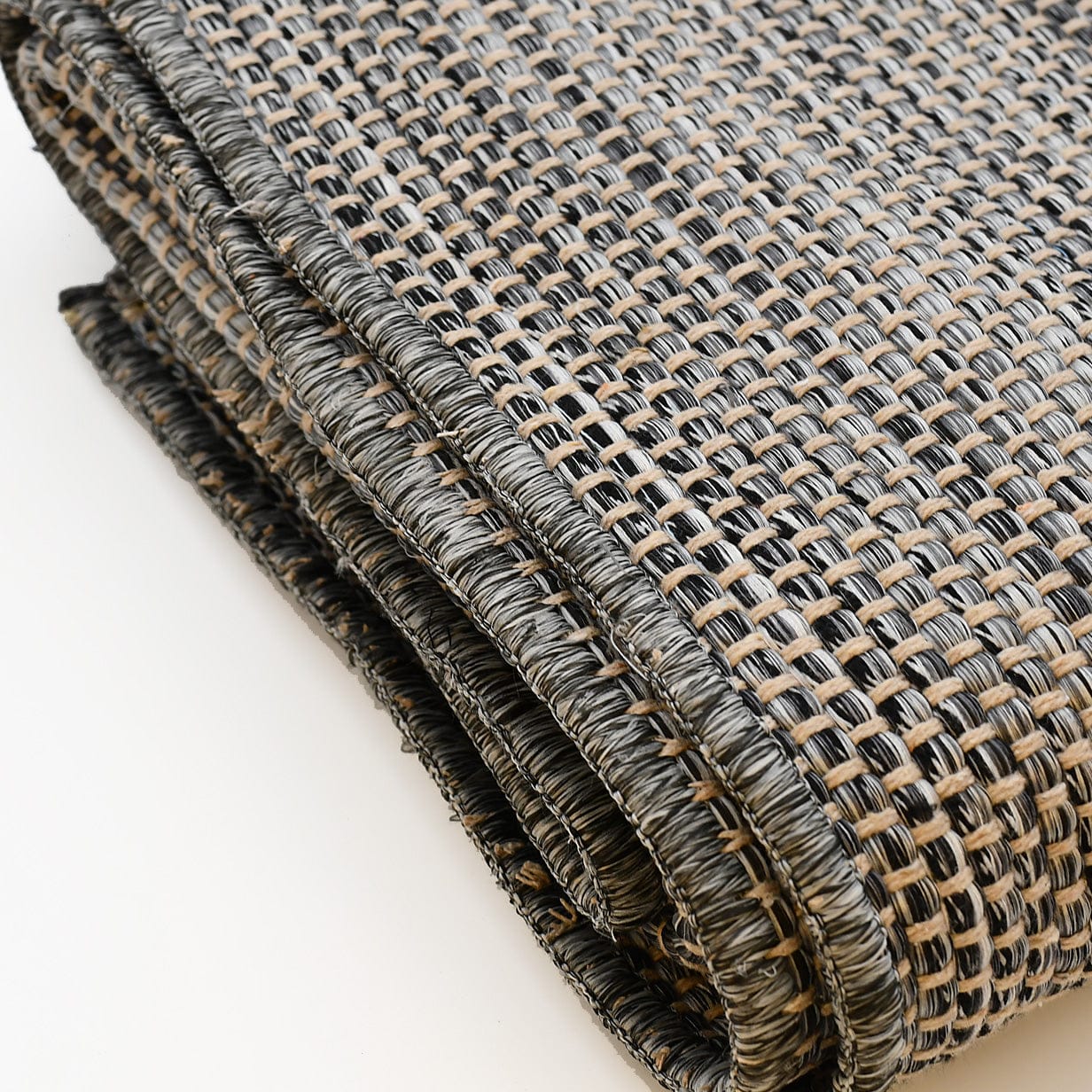 Handcrafted Mixed Fiber Rug – Grey