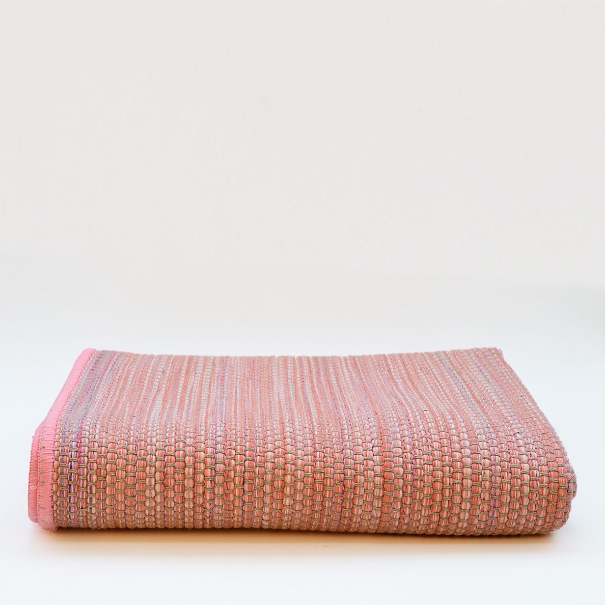 Handcrafted Mixed Fiber Rug – Pink
