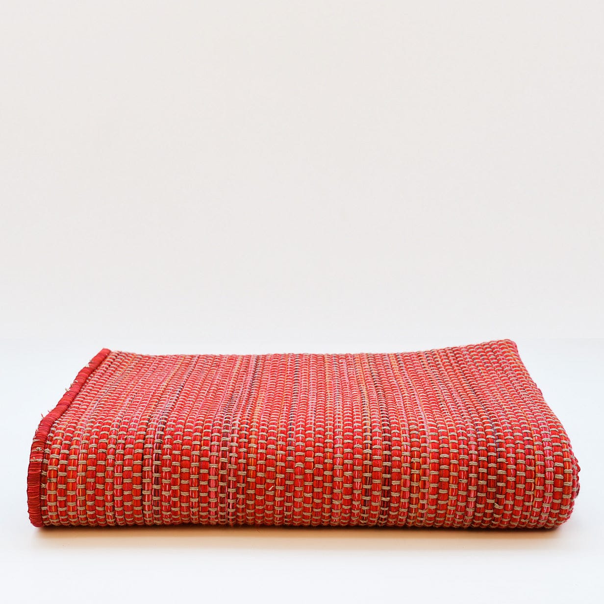 Handcrafted Mixed Fiber Rug – Red