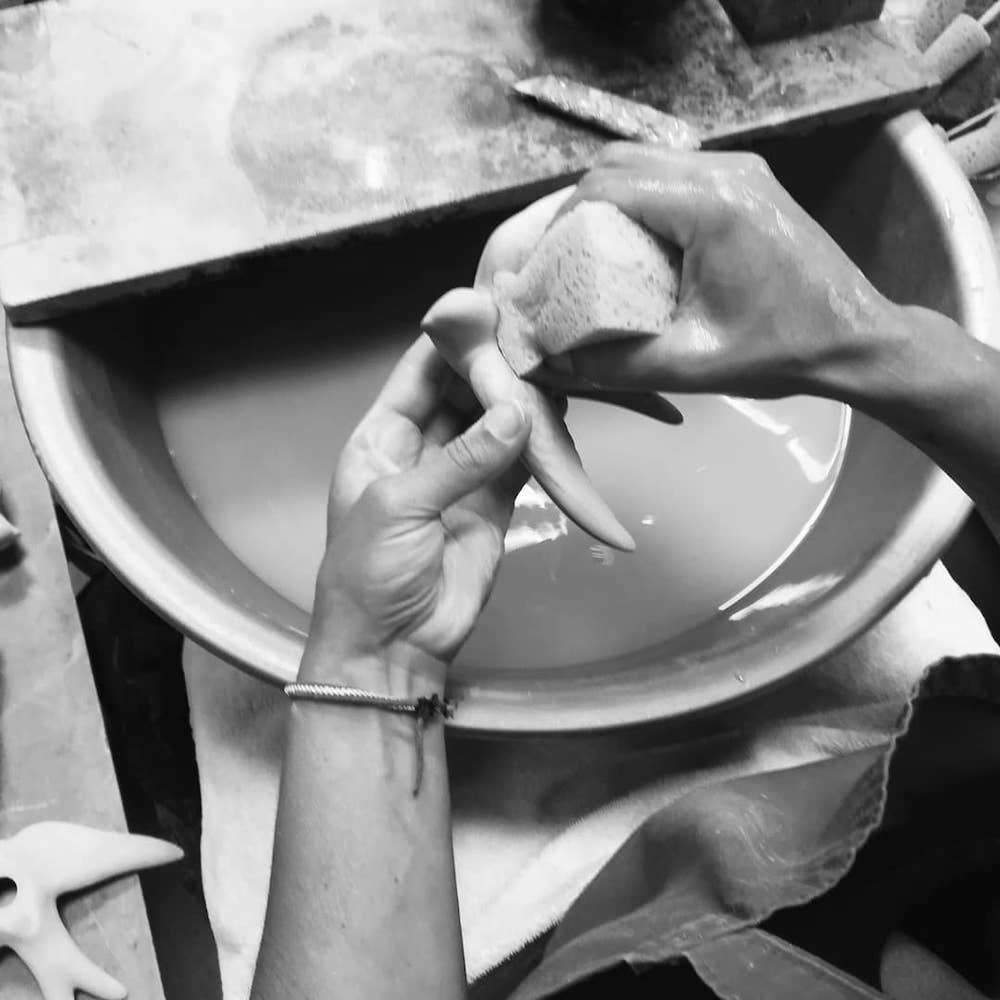 Smooth Ceramic Swallow - Matt Black 5.5"