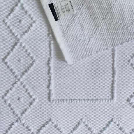 Bathroom Rug 27x20'' - White