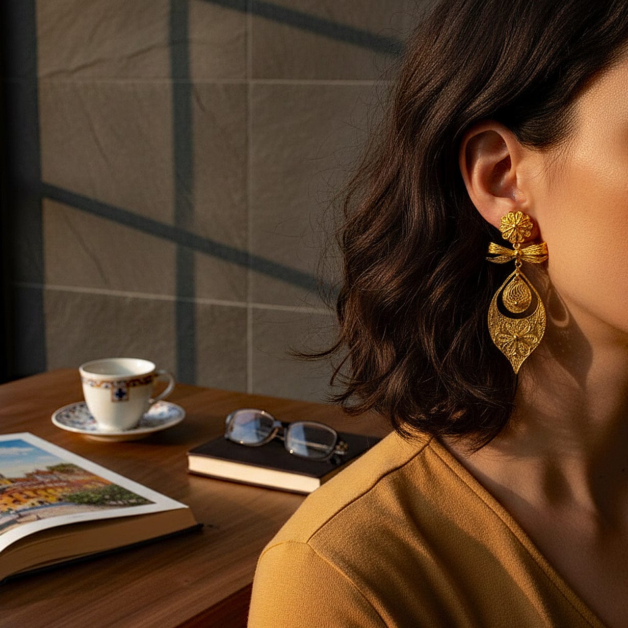 Brincos À Princesa I Gold-plated Silver Filigree Earrings 0.9 oz - 3.5"