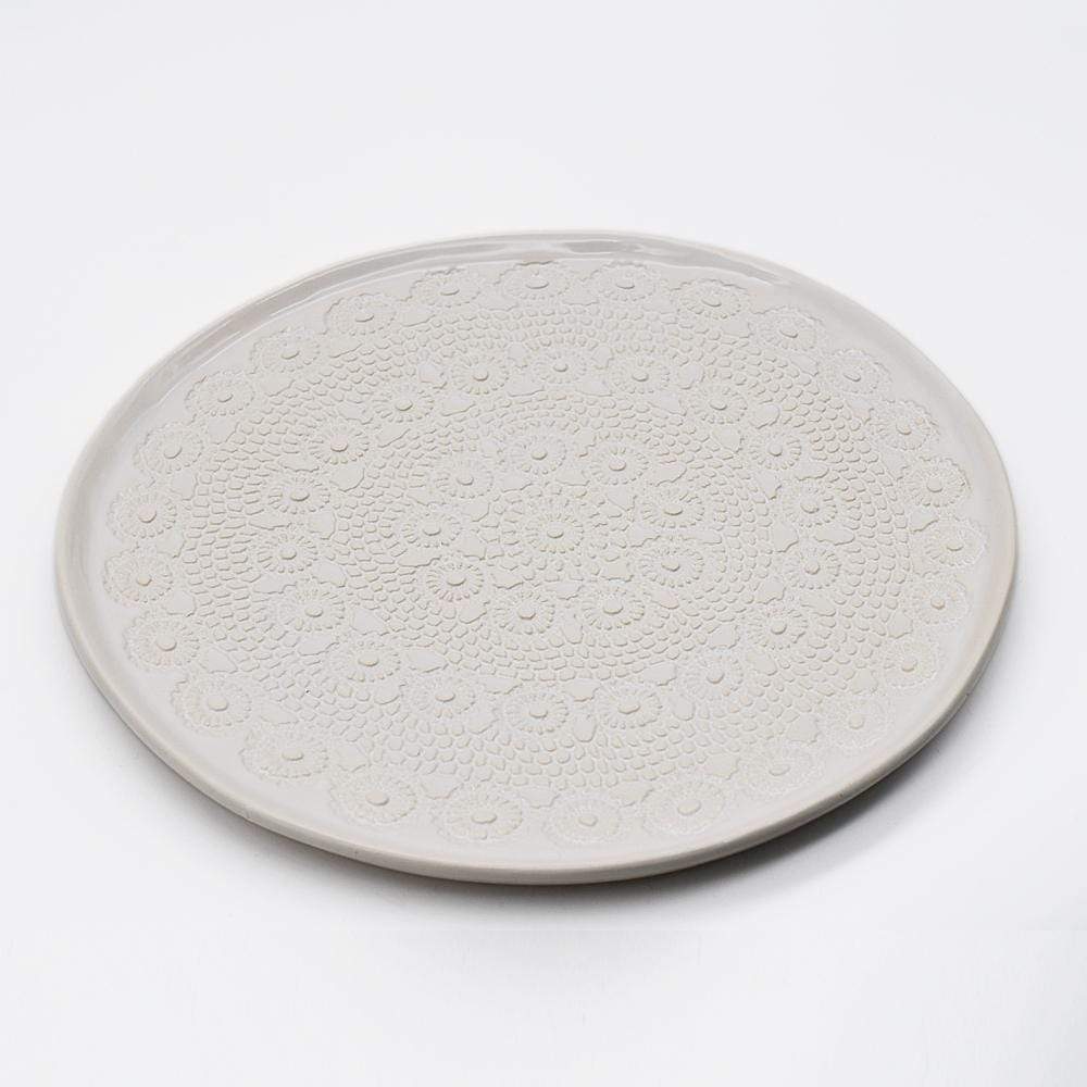 Flores I White plate - 10.6'' - Luisa Paixao | USA