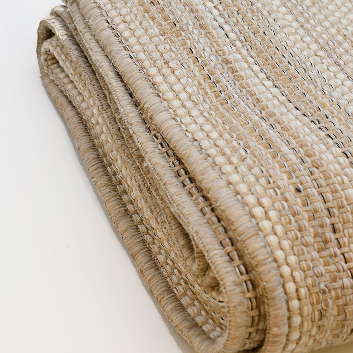 Handcrafted Mixed Fiber Rug – Beige
