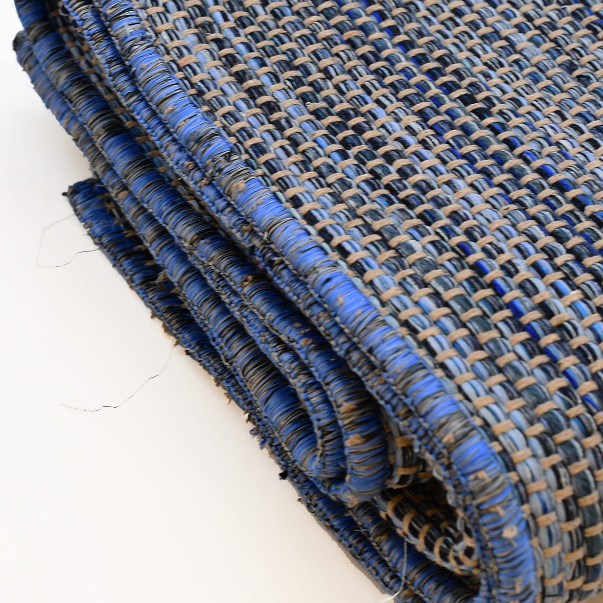 Handcrafted Mixed Fiber Rug – Blue