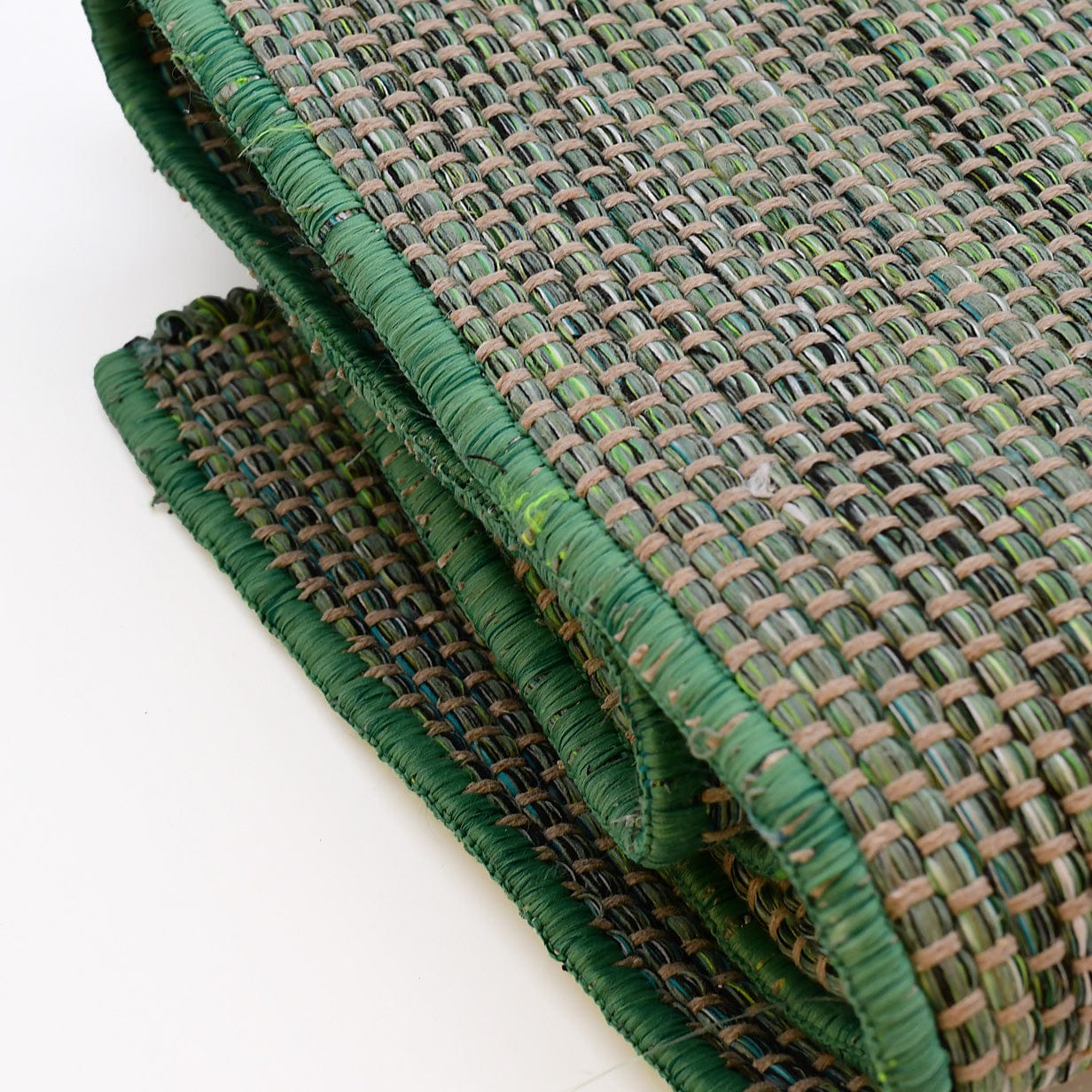 Handcrafted Mixed Fiber Rug – Green