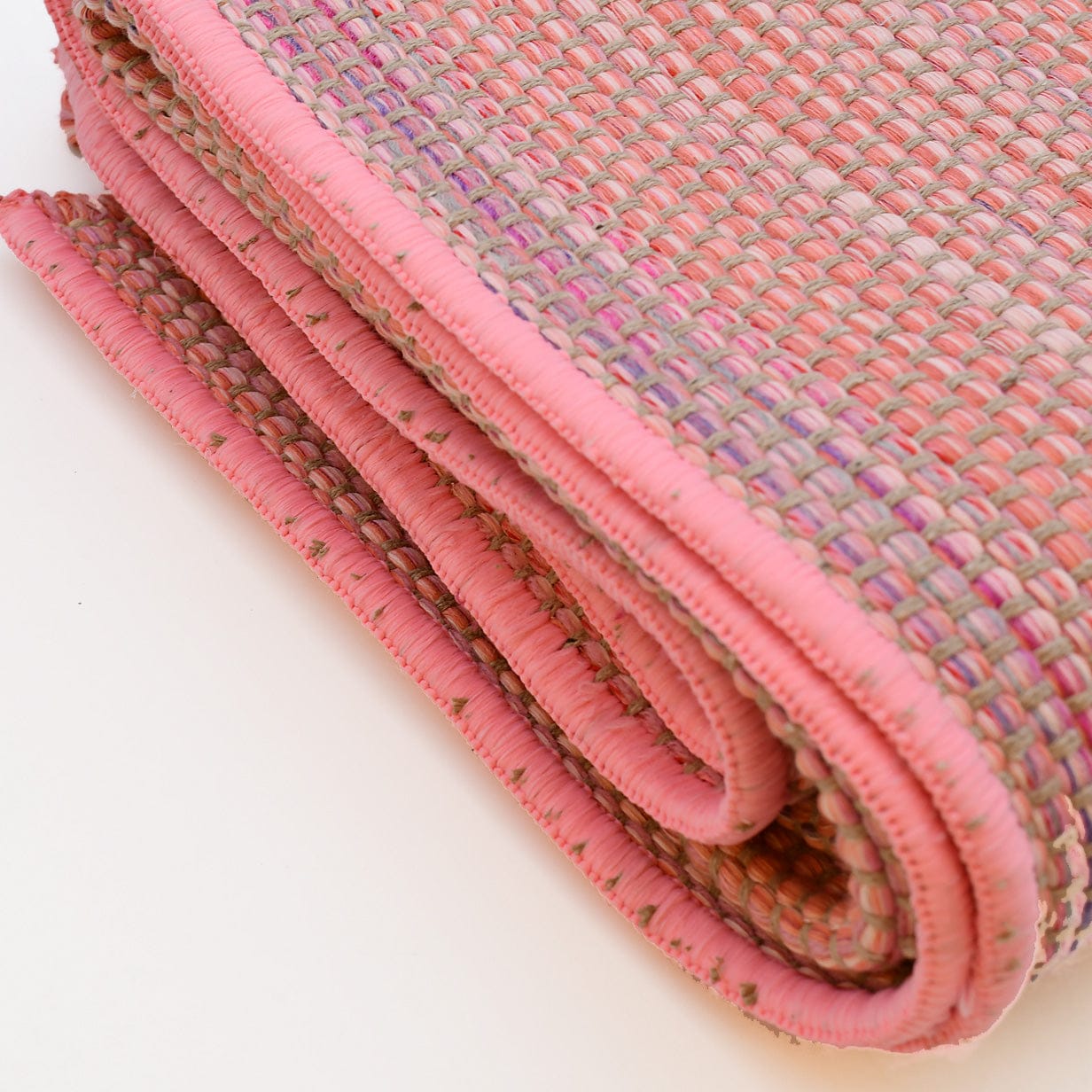 Handcrafted Mixed Fiber Rug – Pink