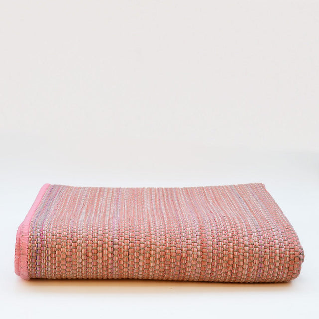 Handcrafted Mixed Fiber Rug – Pink