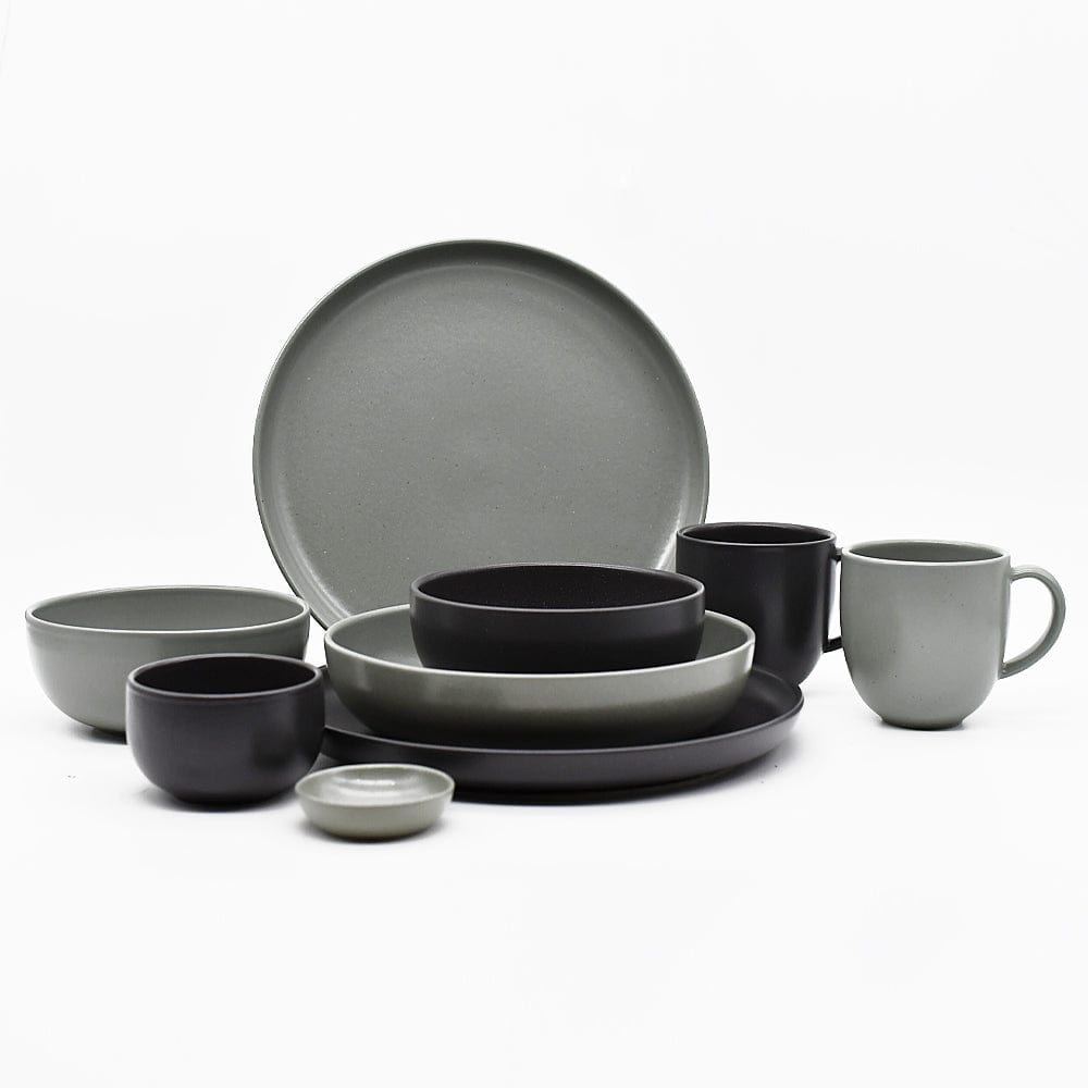 Pacifica I Stoneware Plate - Black - 6.3'' - Luisa Paixao | USA
