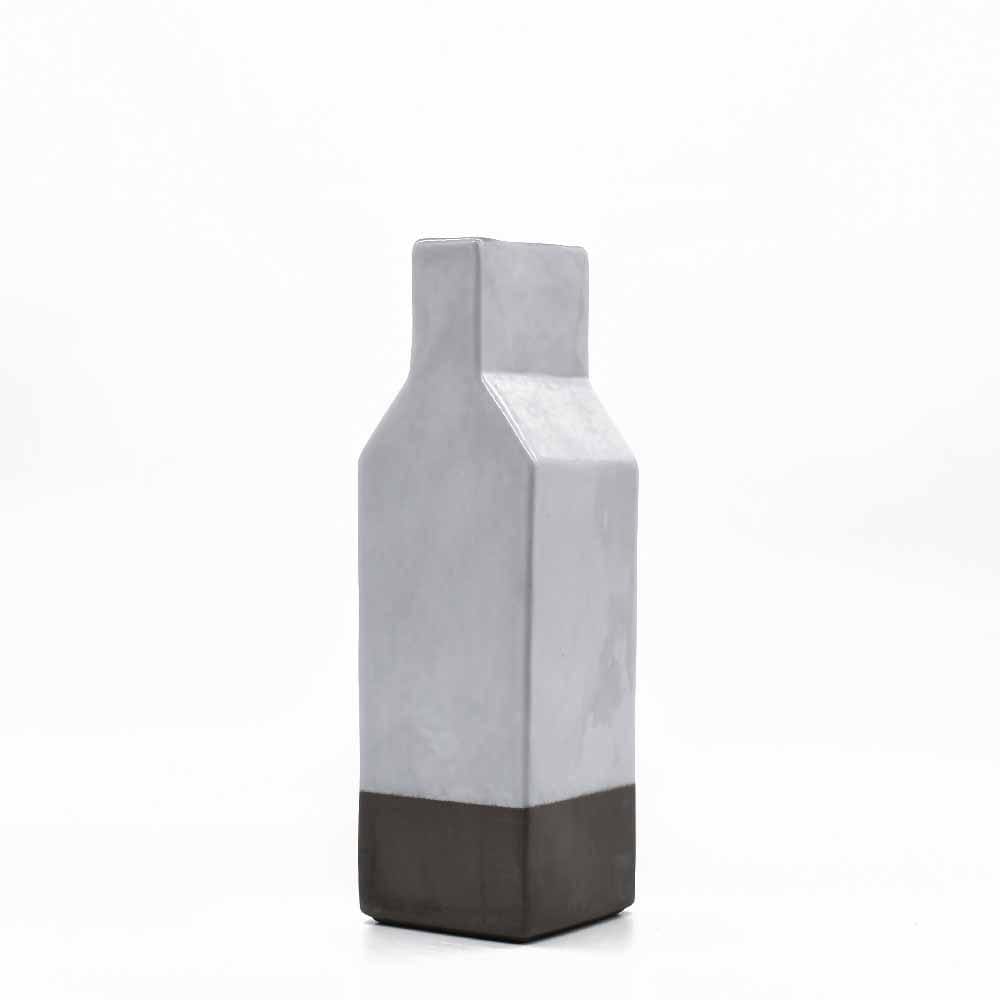 Plano I White stoneware Vase - Luisa Paixao | USA